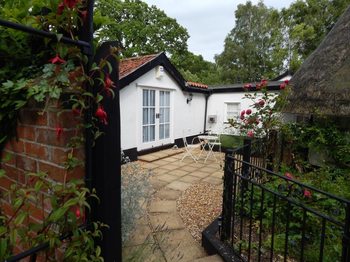 Frogs Hall B&B Eye  Exterior photo
